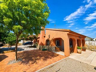 Xalet  1 partida 3 n�988[a]. Chalet en venta en castalla, 3 dormitorios.